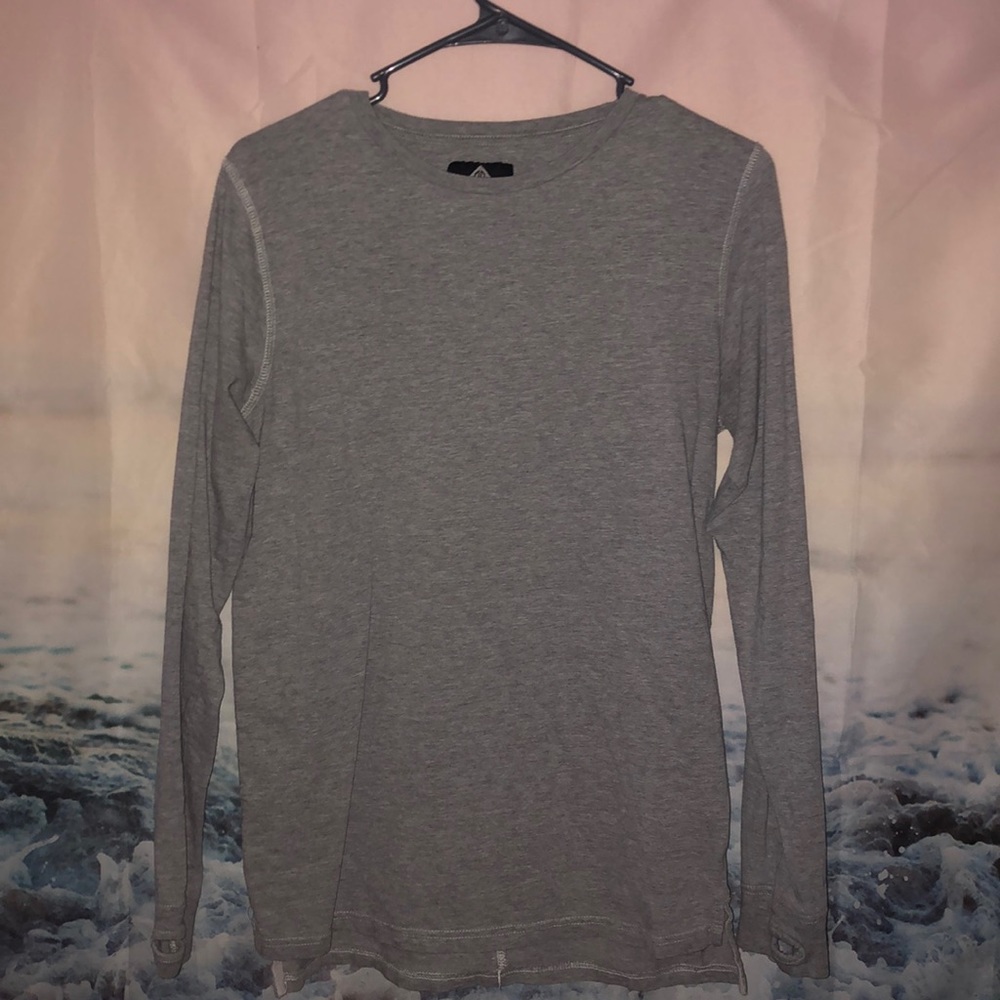 long sleeve grey shirt